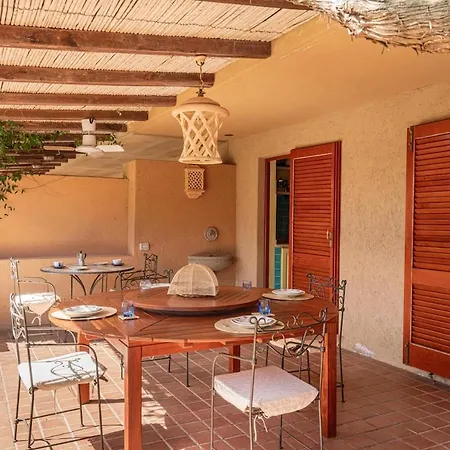 Villa Just Steps From The Sea