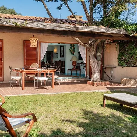 Just Steps From The Sea Villa