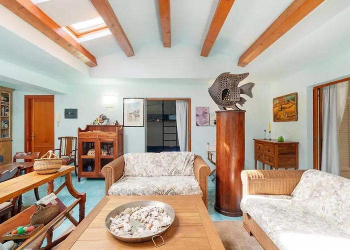 Just Steps From The Sea *